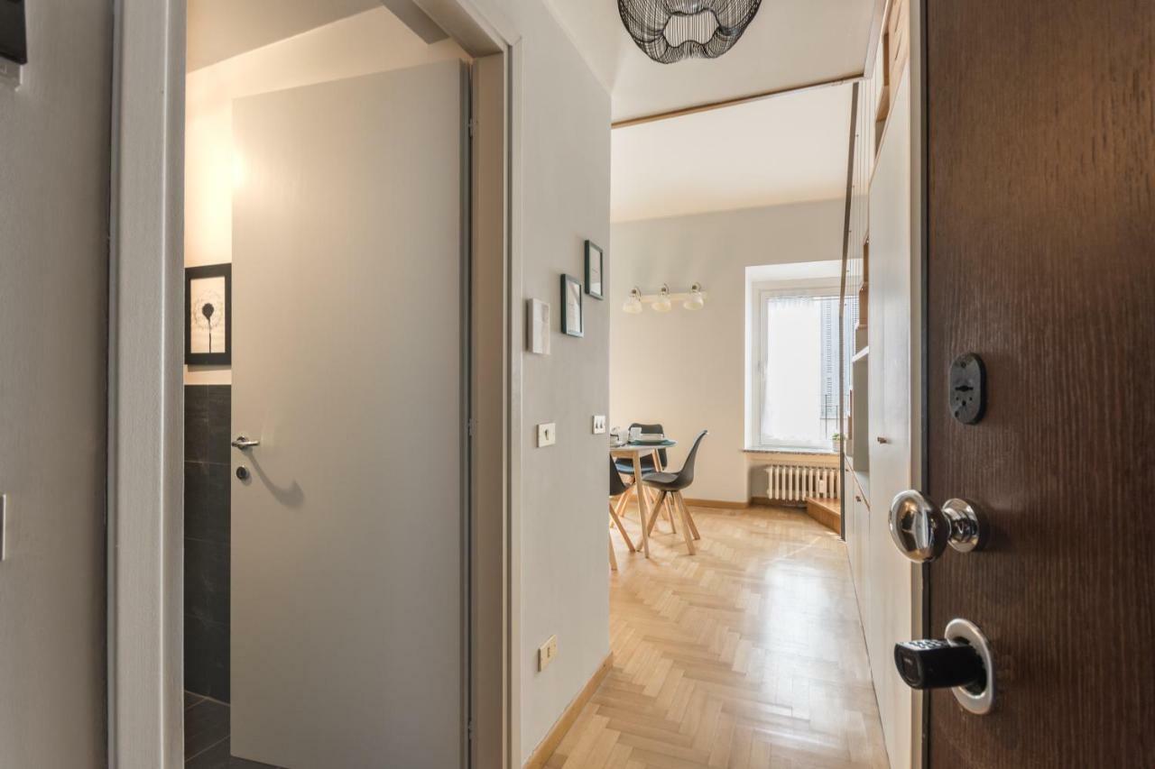 Modern Simplicity In Milan Centre Daire Dış mekan fotoğraf